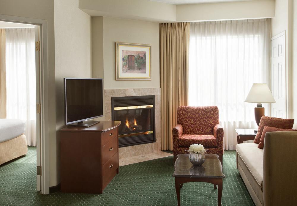 Residence Inn By Marriott Toronto Airport Екстер'єр фото