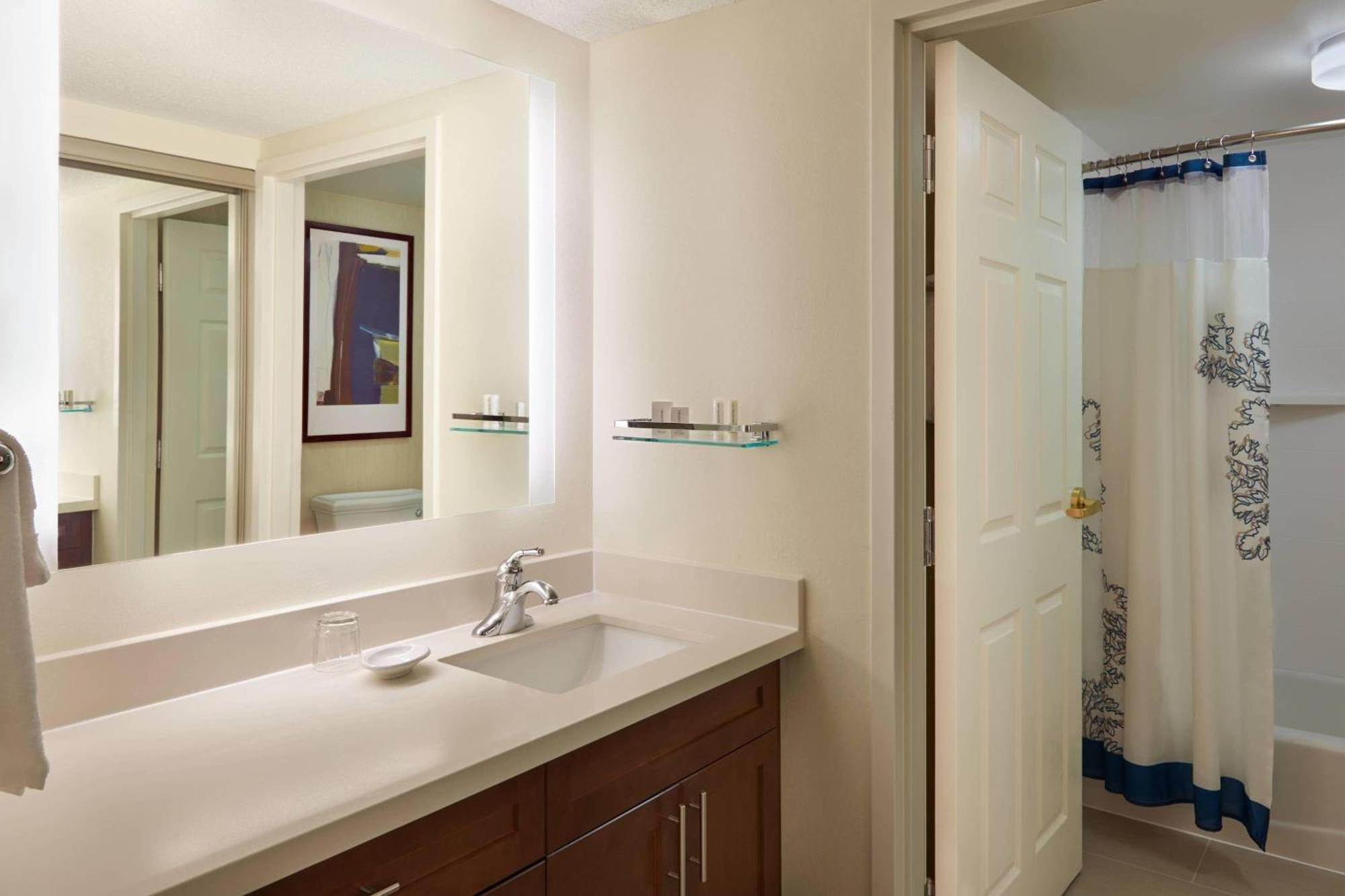 Residence Inn By Marriott Toronto Airport Екстер'єр фото