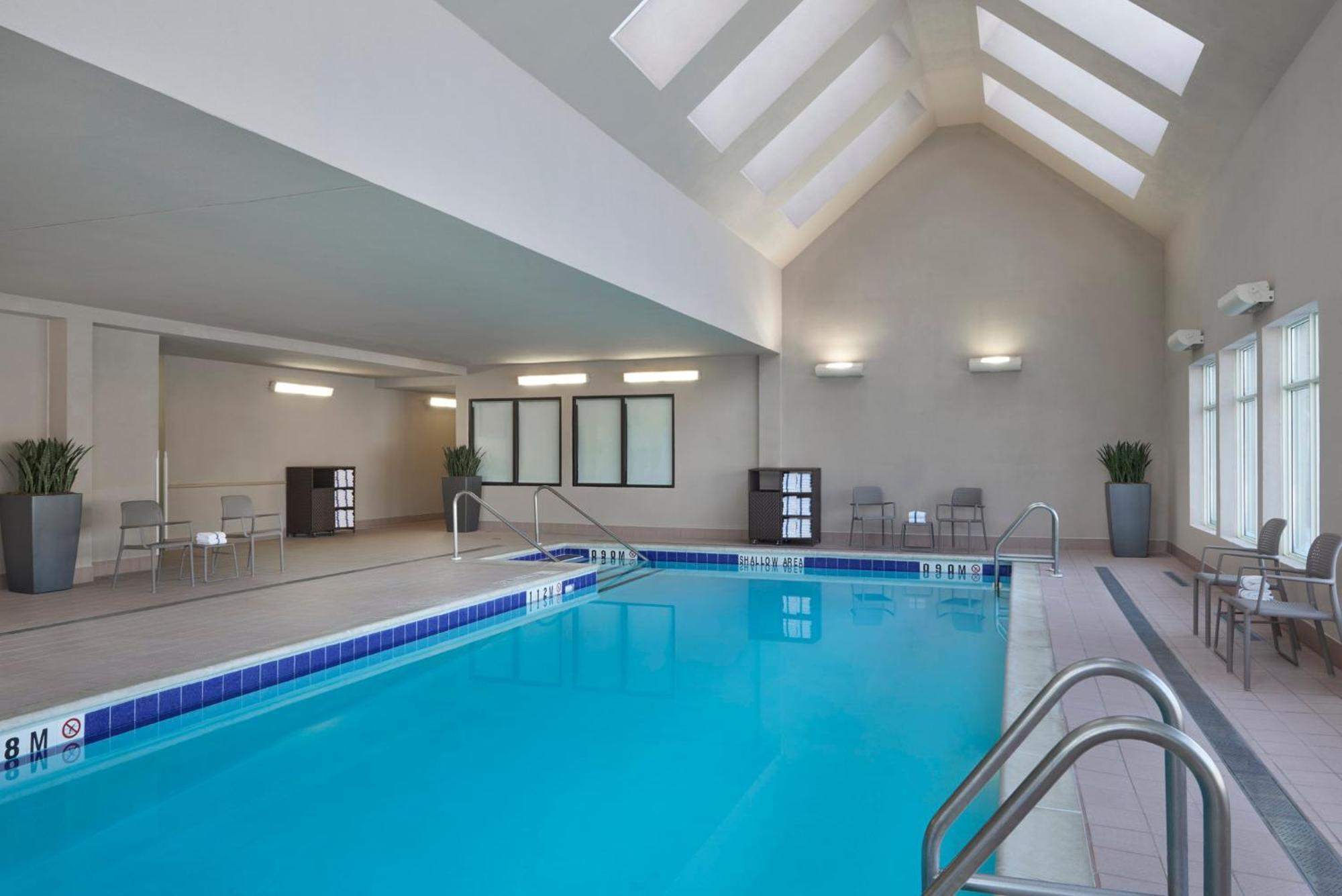 Residence Inn By Marriott Toronto Airport Екстер'єр фото