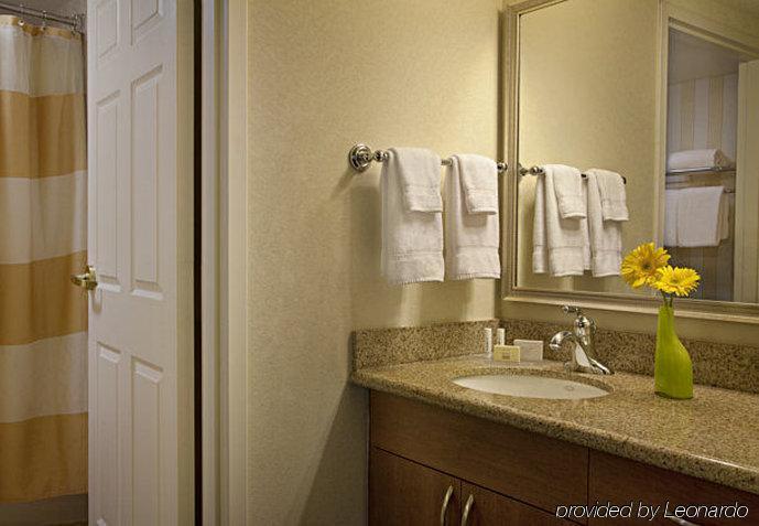 Residence Inn By Marriott Toronto Airport Екстер'єр фото