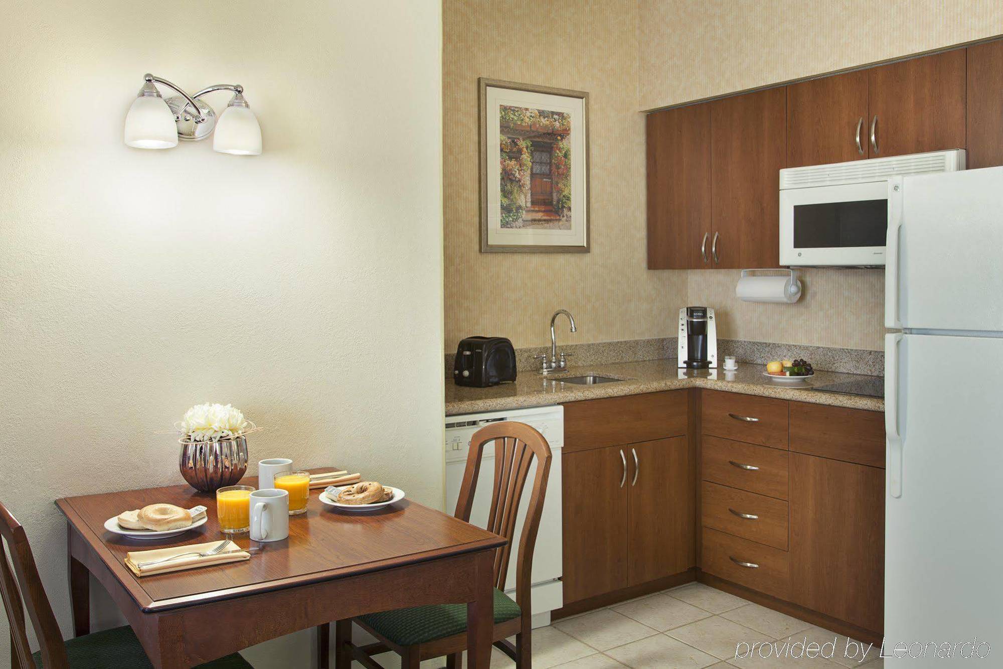 Residence Inn By Marriott Toronto Airport Екстер'єр фото